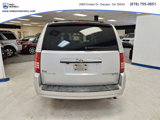 Used 2009 Chrysler Town & Country Touring image 6