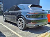 Certified 2022 Porsche Cayenne Platinum Edition image 5