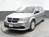 Used 2019 Dodge Grand Caravan SE w/ UConnect Hands-Free Group image 2