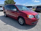 Used 2016 Chrysler Town & Country Touring-L w/ Driver Convenience Group image 4