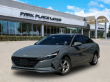 Used 2022 Hyundai Elantra SE image 3
