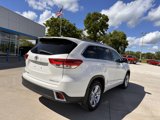 Used 2017 Toyota Highlander Limited image 5