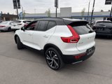 Used 2020 Volvo XC40 T5 R-Design image 3