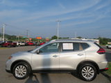 Used 2017 Nissan Rogue SV w/ SV Premium Package image 6