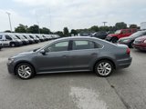 Used 2018 Volkswagen Passat 2.0T SE image 2