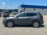 Used 2017 Nissan Rogue SV image 2