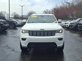 Used 2017 Jeep Grand Cherokee Altitude image 2