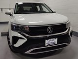 Certified 2022 Volkswagen Taos SE image 2