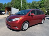Used 2012 Toyota Sienna XLE image 3