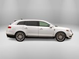Used 2013 Lincoln MKT AWD image 2