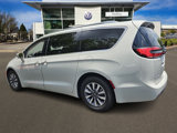 Used 2021 Chrysler Pacifica Touring-L image 3