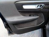 Used 2022 Volvo XC40 T5 Momentum image 5