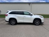 Used 2018 Toyota Highlander XLE image 2