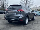 Used 2020 Nissan Rogue SV image 3