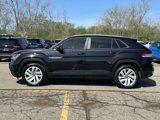 Used 2021 Volkswagen Atlas Cross Sport SE image 2