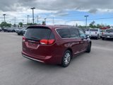 Used 2018 Chrysler Pacifica Touring-L image 2