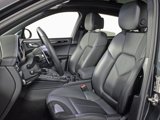 Certified 2021 Porsche Macan image 4