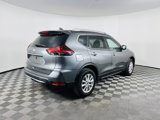 Used 2018 Nissan Rogue SV image 4