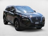 Used 2024 Nissan Rogue SV image 3