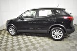 Used 2017 Nissan Rogue Sport SV image 2