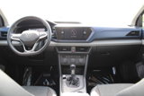 Used 2022 Volkswagen Taos SE image 2