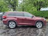 Used 2017 Toyota Highlander Limited image 3