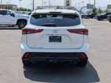 Used 2021 Toyota Highlander LE image 5