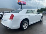 Used 2023 Chrysler Pacifica Touring-L image 4