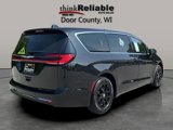 Used 2023 Chrysler Pacifica Touring-L image 6