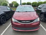 Used 2017 Chrysler Pacifica Touring image 2