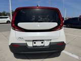 Certified 2022 Kia Soul LX image 5
