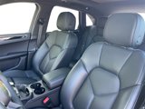 Certified 2024 Porsche Macan image 5