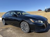 Used 2023 Nissan Altima 2.5 SV image 2