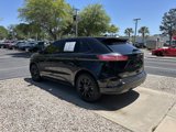 Used 2022 Ford Edge SE w/ Black Appearance Package image 5
