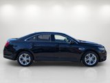 Used 2017 Ford Taurus SE image 4
