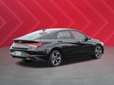 Used 2023 Hyundai Elantra SEL w/ Convenience Package image 3