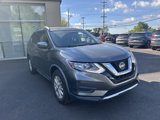 Used 2018 Nissan Rogue SV image 3