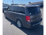 Used 2019 Dodge Grand Caravan SXT image 3