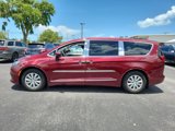 Used 2018 Chrysler Pacifica L image 3