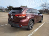 Used 2018 Toyota Highlander LE image 5
