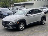Used 2022 Hyundai Kona SE image 3