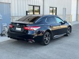 Used 2018 Toyota Camry SE image 3