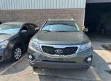 Used 2013 Kia Sorento LX w/ Convenience Pkg image 2