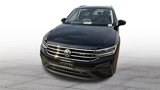 Used 2022 Volkswagen Tiguan SE w/ Panoramic Sunroof Package image 3