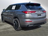 Used 2023 Mitsubishi Outlander SE Black Edition image 3