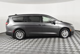 Used 2023 Chrysler Pacifica Touring-L image 5