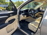 Used 2015 Toyota Highlander XLE image 2
