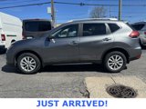 Used 2017 Nissan Rogue SV image 6