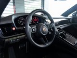Used 2024 Porsche Panamera image 4