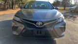 Used 2018 Toyota Camry SE image 3